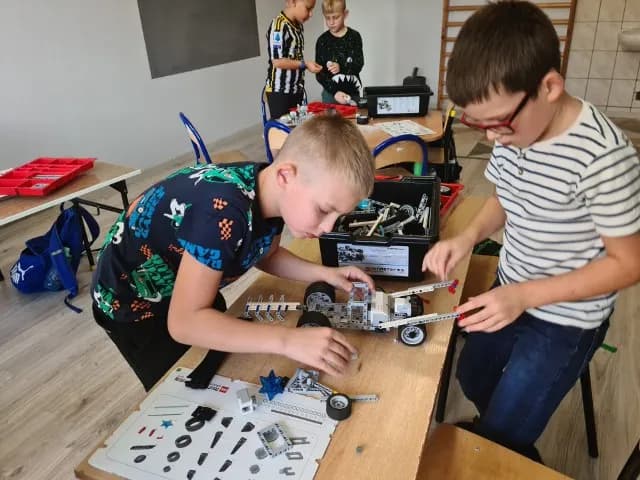 Zajęcia z robotyki dla dzieci – rozwijaj umiejętności i pasję Zajęcia z robotyki dla dzieci – rozwijaj umiejętności i pasję